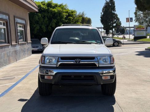Used 2002 Toyota 4Runner SR5 AWD/4WD image 3