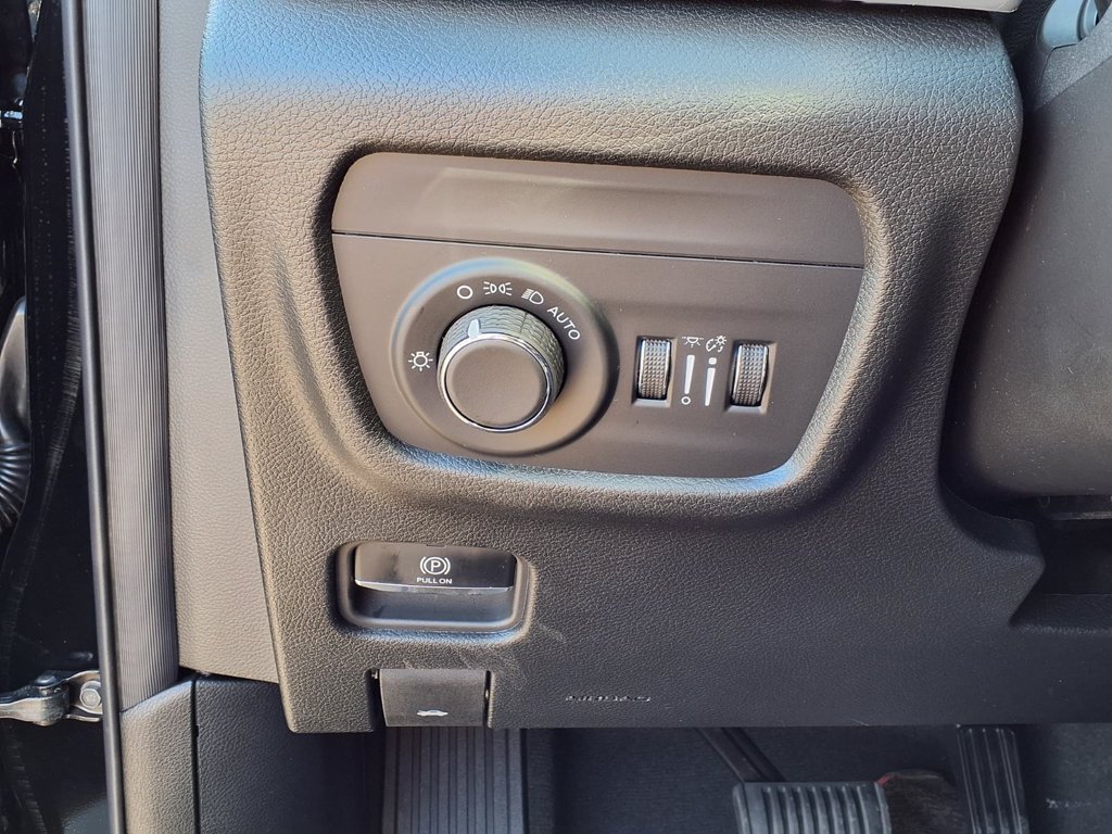 New 2026 Jeep Grand Cherokee Altitude AWD/4WD image 16