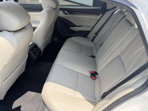 Used 2018 Honda Accord Touring image 13