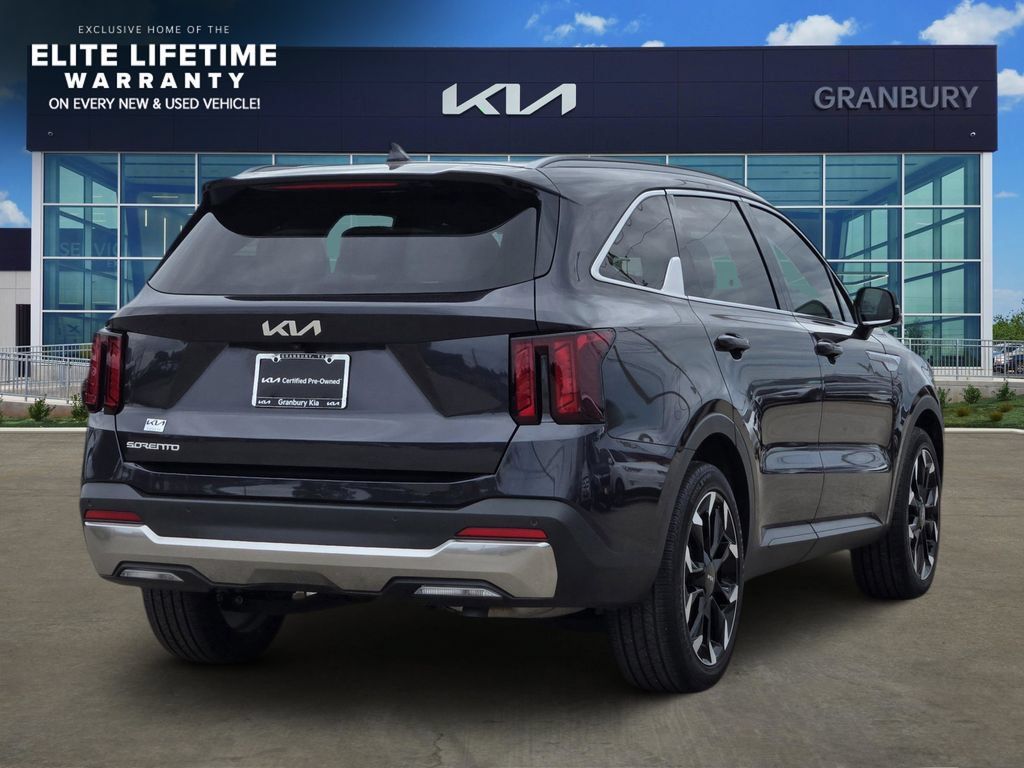 Used 2025 Kia Sorento EX FWD image 5