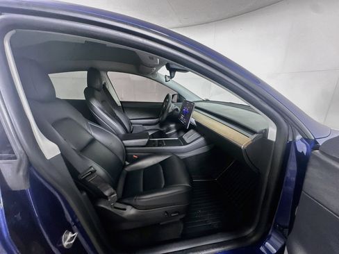 Used 2022 Tesla Model Y Long Range AWD/4WD image 30