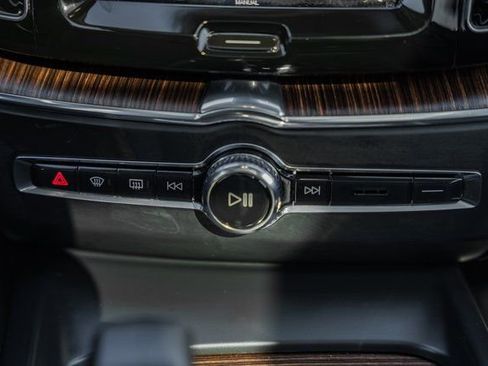 Used 2023 Volvo XC60 B5 Plus w/ Protection Package Premier image 24