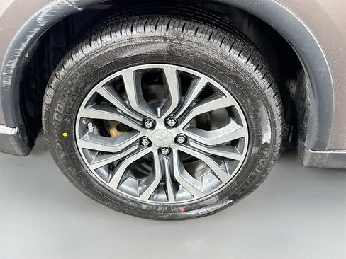 Used 2016 Mitsubishi Outlander GT image 36