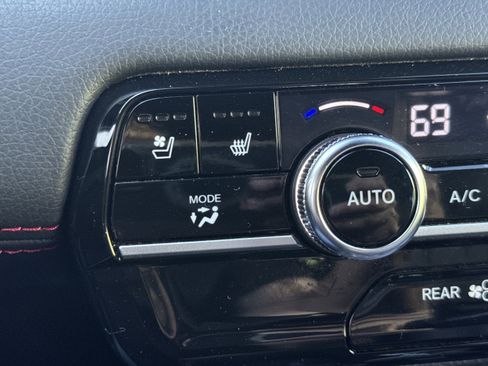 Used 2025 Honda Pilot Black Edition image 26