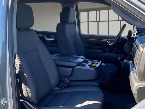 Used 2025 Chevrolet Silverado 1500 LT image 30