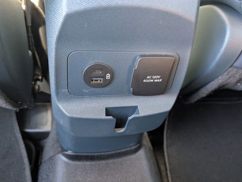 Used 2024 Ford Maverick Lariat image 14