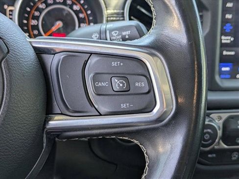 Used 2020 Jeep Gladiator Overland AWD/4WD image 13