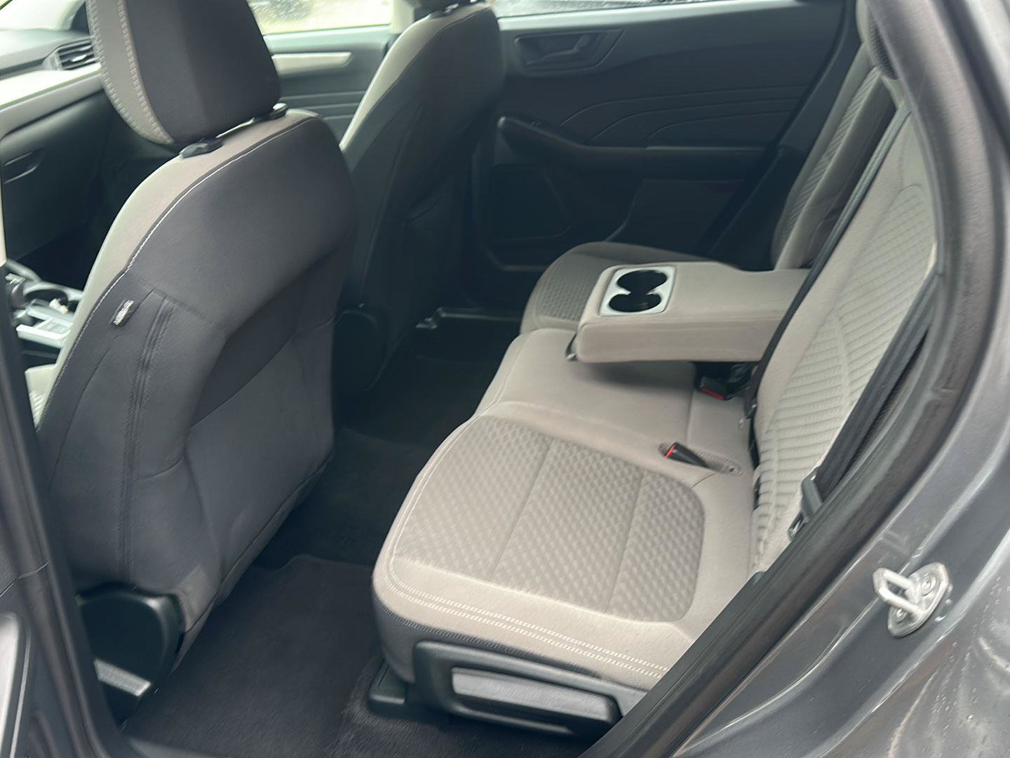 Used 2022 Ford Escape SE w/ SE Sport Appearance Package FWD image 16
