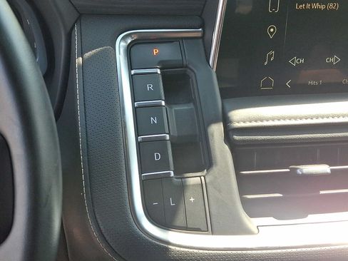 Used 2023 GMC Yukon SLT AWD/4WD image 15