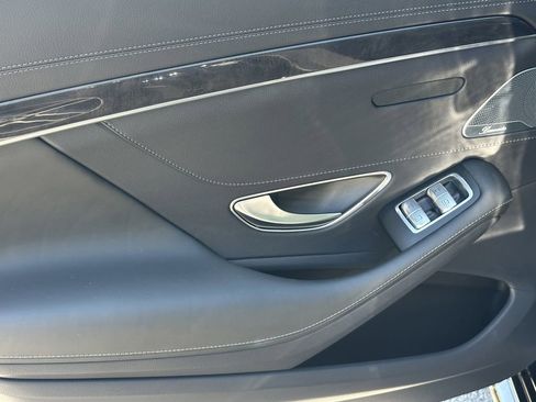 Used 2019 Mercedes-Benz S 560 Sedan image 25