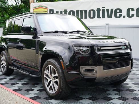Used 2021 Land Rover Defender 110 X-Dynamic SE AWD/4WD image 2
