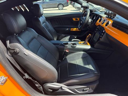 Used 2018 Ford Mustang GT Premium w/ Black Accent Package RWD image 28