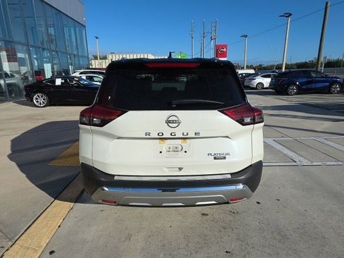 Used 2023 Nissan Rogue Platinum w/ Platinum Premium Package image 5