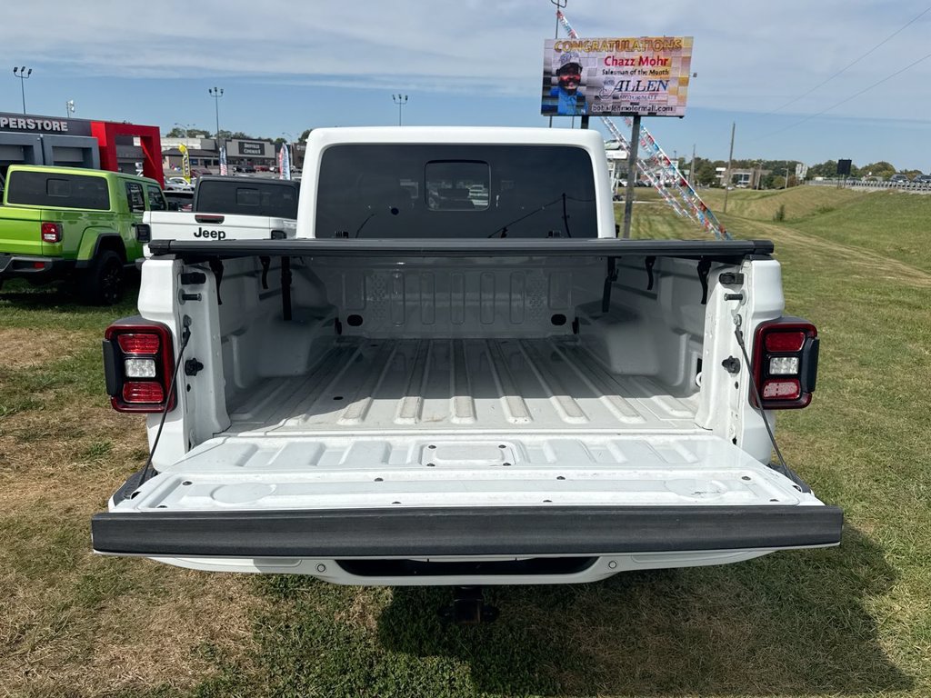 Used 2023 Jeep Gladiator Overland AWD/4WD image 9