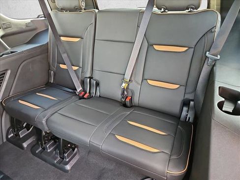 Used 2024 GMC Yukon AT4 w/ AT4 Premium Plus Package AWD/4WD image 25