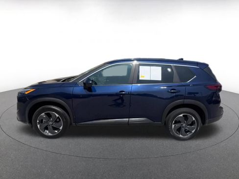 Used 2025 Nissan Rogue SV FWD image 9