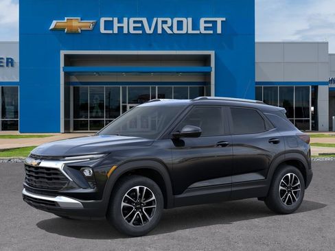 New 2026 Chevrolet TrailBlazer LT w/ LT Cold Weather Package FWD image 2