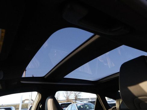 Used 2025 Toyota Crown Platinum image 9