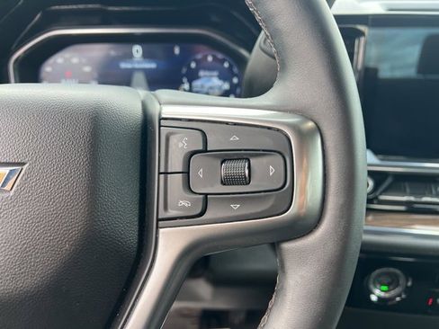 Used 2024 Chevrolet Silverado 1500 LT image 23