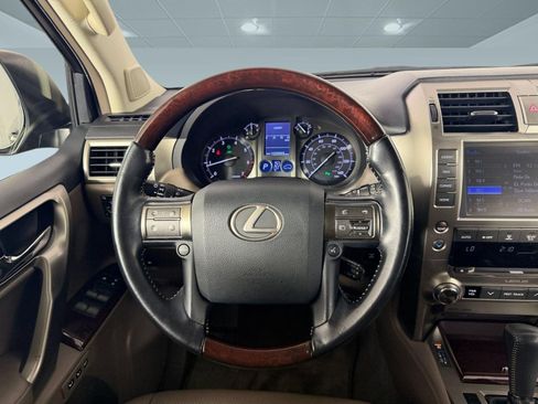 Used 2018 Lexus GX 460 Premium w/ Premium Package AWD/4WD image 30