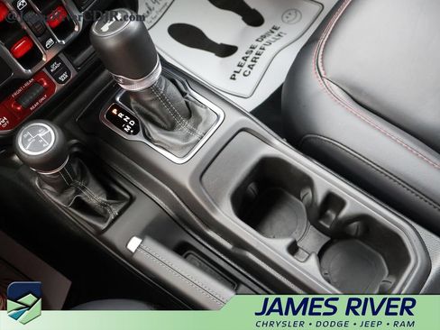 Used 2024 Jeep Wrangler Unlimited Rubicon AWD/4WD image 38
