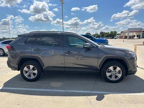 Used 2025 Toyota RAV4 XLE FWD image 8