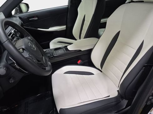 Used 2025 Lexus IS 500 RWD image 13