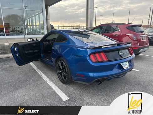 Used 2017 Ford Mustang GT Premium w/ Equipment Group 401A image 7