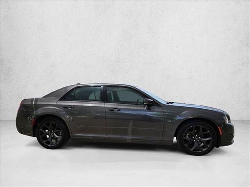 Used 2023 Chrysler 300 S RWD image 4