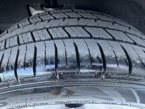 Used 2018 Ford Edge Titanium w/ Equipment Group 301A image 25