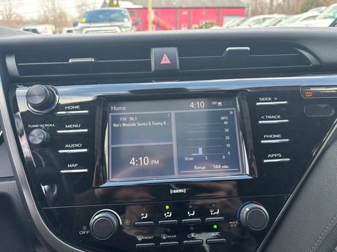 Used 2020 Toyota Camry LE image 19