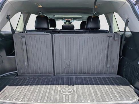Used 2019 Toyota Highlander XLE AWD/4WD image 6