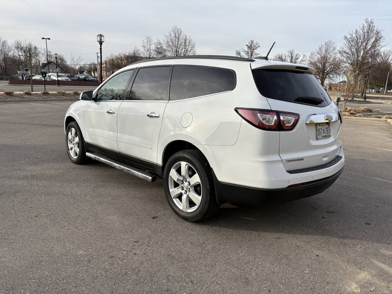 Used 2017 Chevrolet Traverse LT w/ Style and Technology Package FWD image 11
