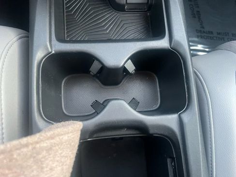 Used 2018 Honda CR-V Touring image 38