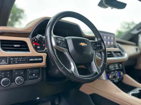 Used 2021 Chevrolet Suburban Premier w/ Premium Package AWD/4WD image 12