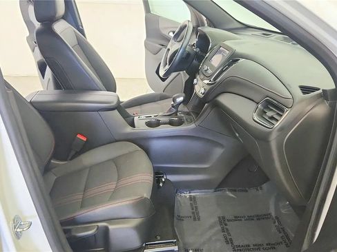 Used 2022 Chevrolet Equinox RS FWD image 28