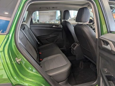 New 2026 Volkswagen Taos SE FWD image 16