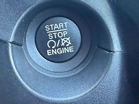Used 2021 Jeep Compass Latitude FWD image 24
