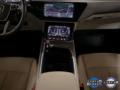 Used 2024 Audi Q8 e-tron Premium image 12