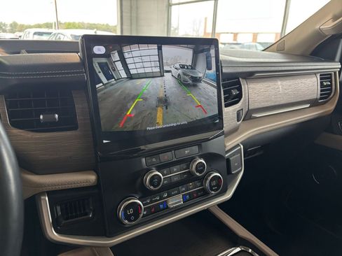 Used 2024 Ford Expedition Limited image 28