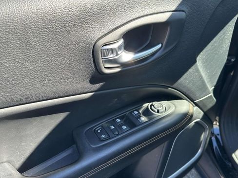 Used 2020 Jeep Compass Limited image 17