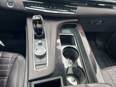 Used 2022 Cadillac Escalade Premium Luxury Platinum image 35