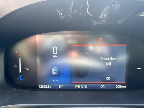 Used 2025 Ford Escape ST-Line Select AWD/4WD image 13