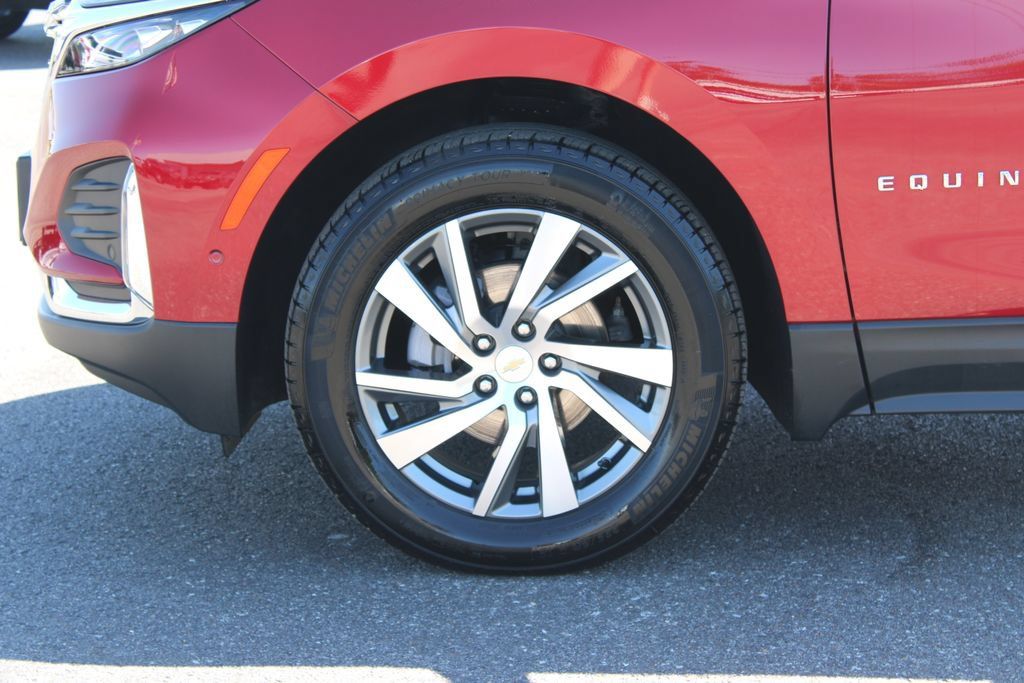 Used 2023 Chevrolet Equinox Premier AWD/4WD image 21