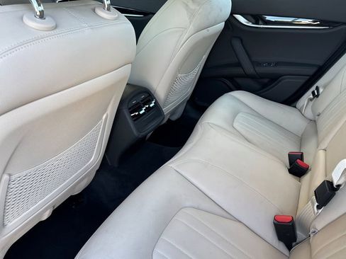 Used 2021 Maserati Ghibli image 11