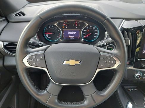 Used 2023 Chevrolet Traverse LT image 27