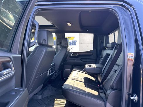 Used 2024 Chevrolet Silverado 1500 High Country image 9