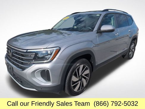Used 2025 Volkswagen Atlas SE AWD/4WD image 1