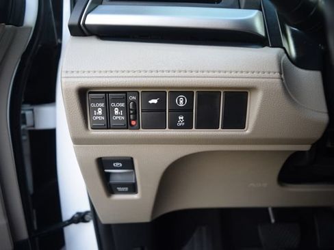 Used 2024 Honda Odyssey EX-L image 7