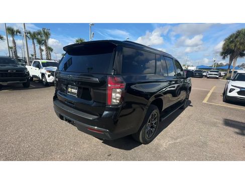 Used 2022 Chevrolet Suburban Z71 w/ Luxury Package AWD/4WD image 5